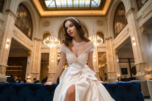 https://elisebride.ro/images/stories/virtuemart/product/4 Amelie       (3).jpg